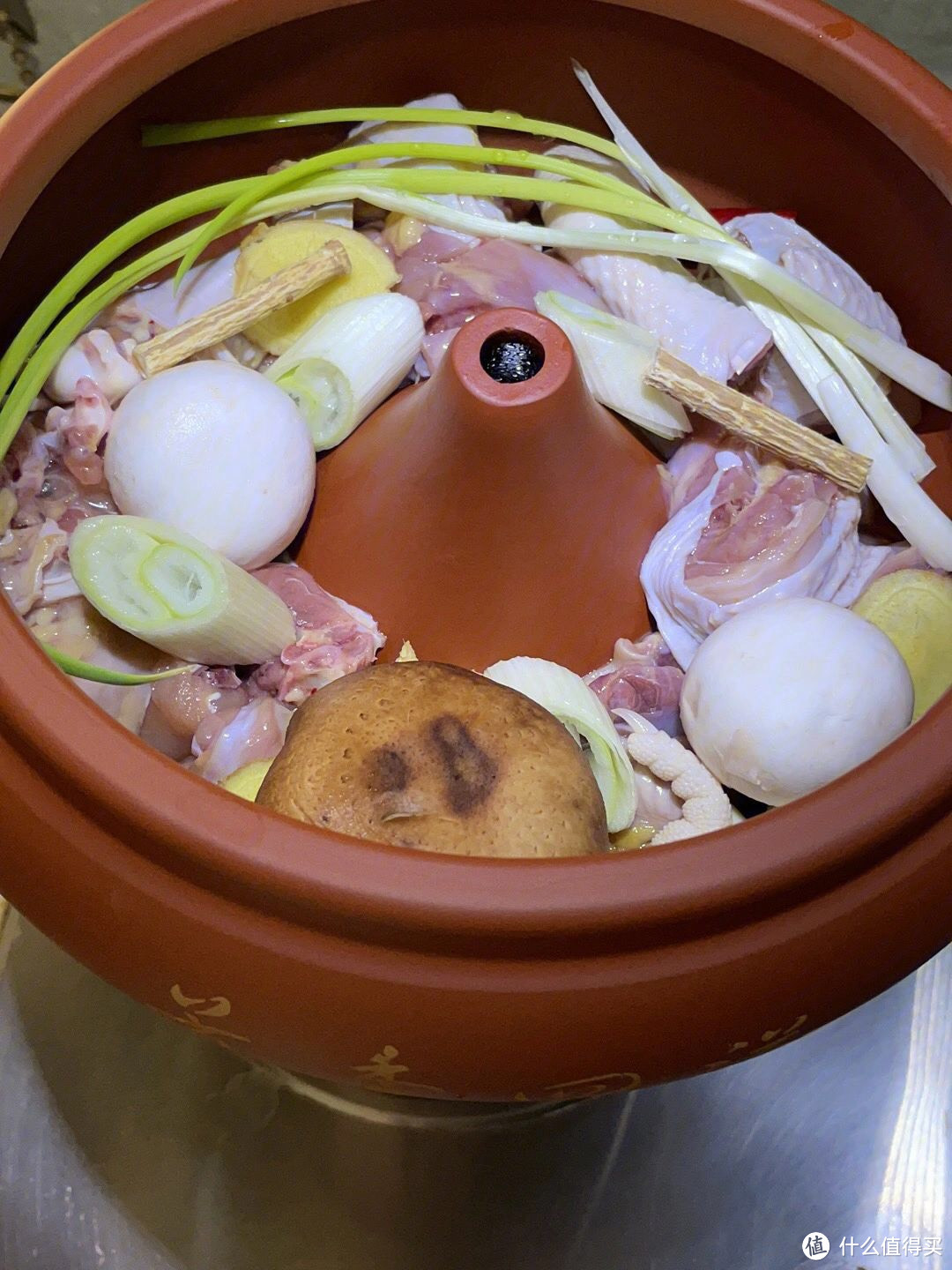 汽锅鸡：一道经典的云南特色美食