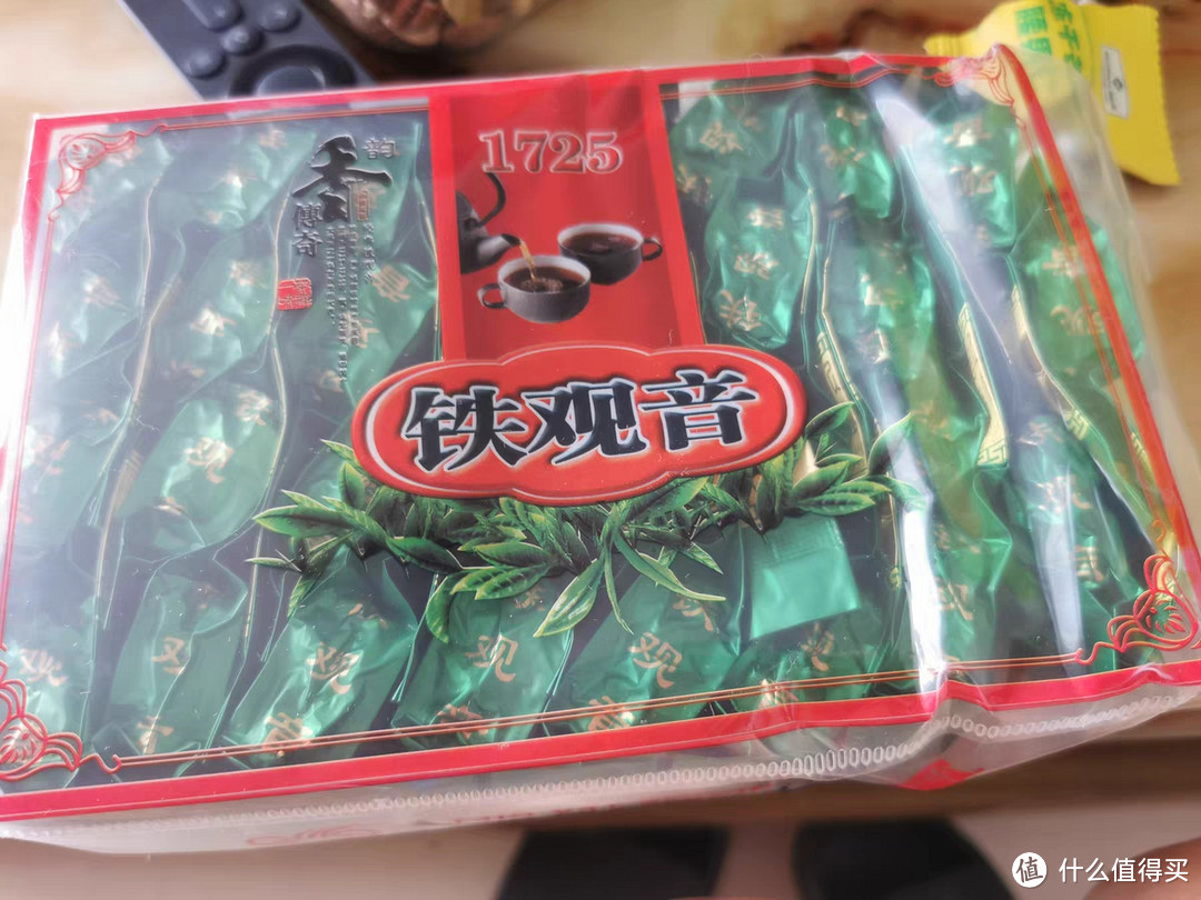 是一款优质的铁观音茶叶产品。这款茶叶选自安溪