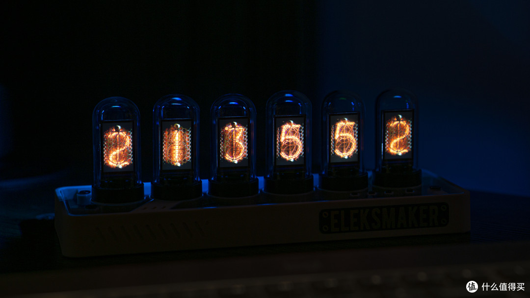 实用、好看还解闷,为了打造桌面舒适区,我入手了EleksTube IPS PR1拟辉光管时钟!