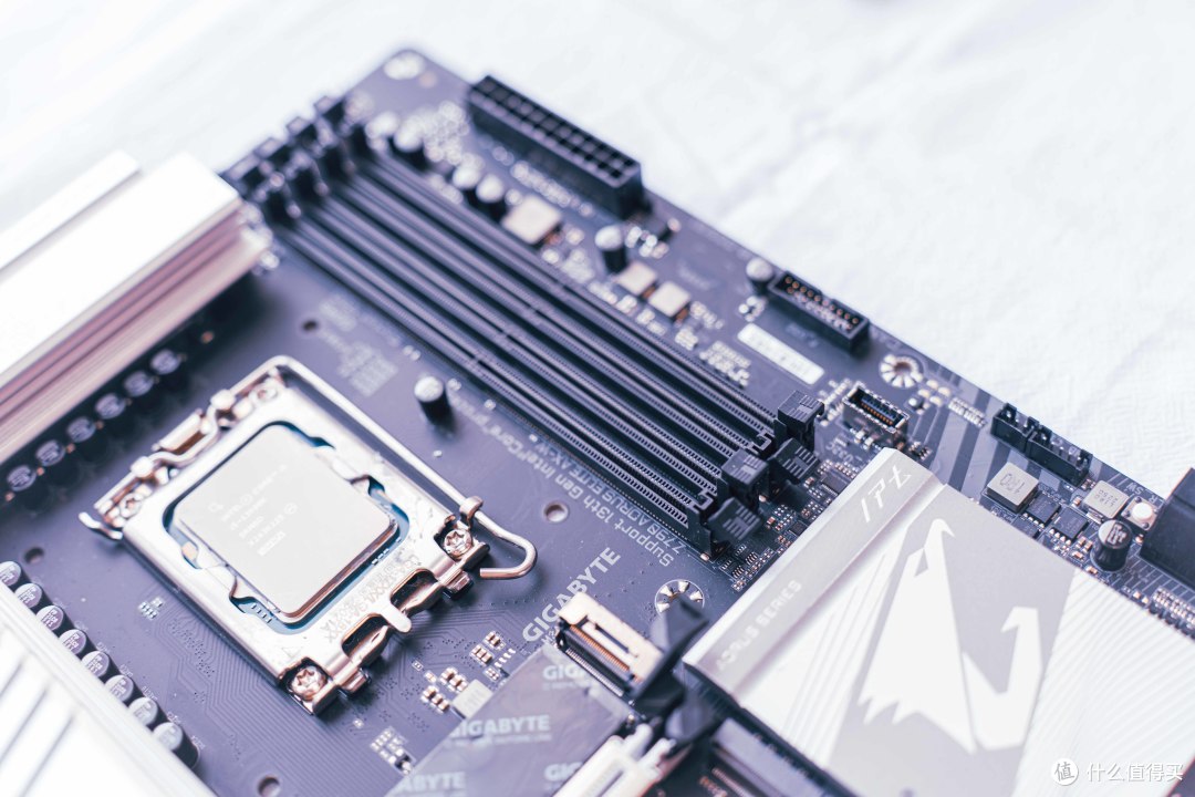 单条24GB,7200MHz,感受下DDR5内存的真正实力| 新乐士新乐士 狂刃战士 48G 性能评测