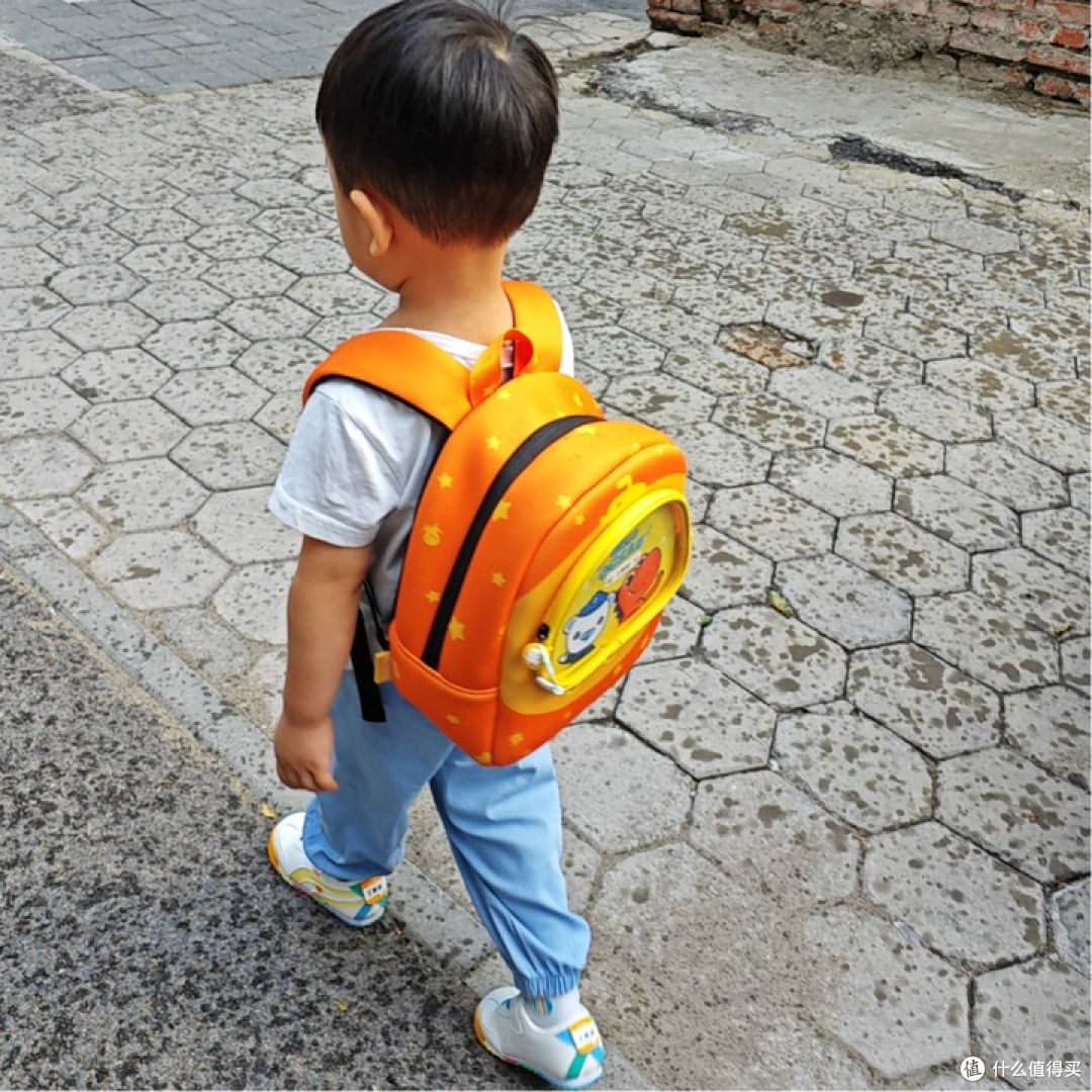小孩子到底三岁上幼儿园好,还是晚一年好?
