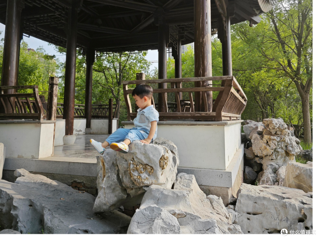 小孩子到底三岁上幼儿园好,还是晚一年好?