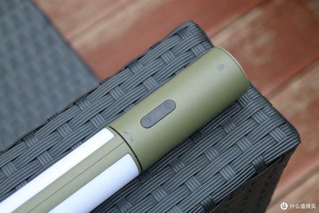 可以变换不同造型的手电,实用+创新美观的纳拓 悟空露营灯