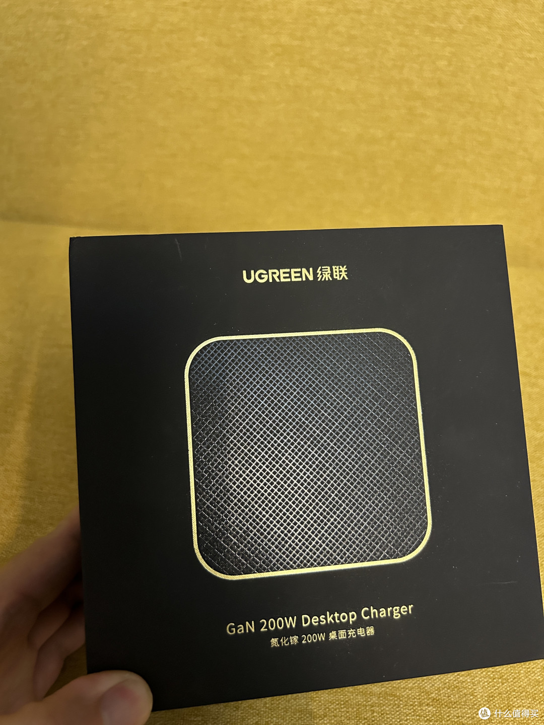 烫金配黑底，质感满满