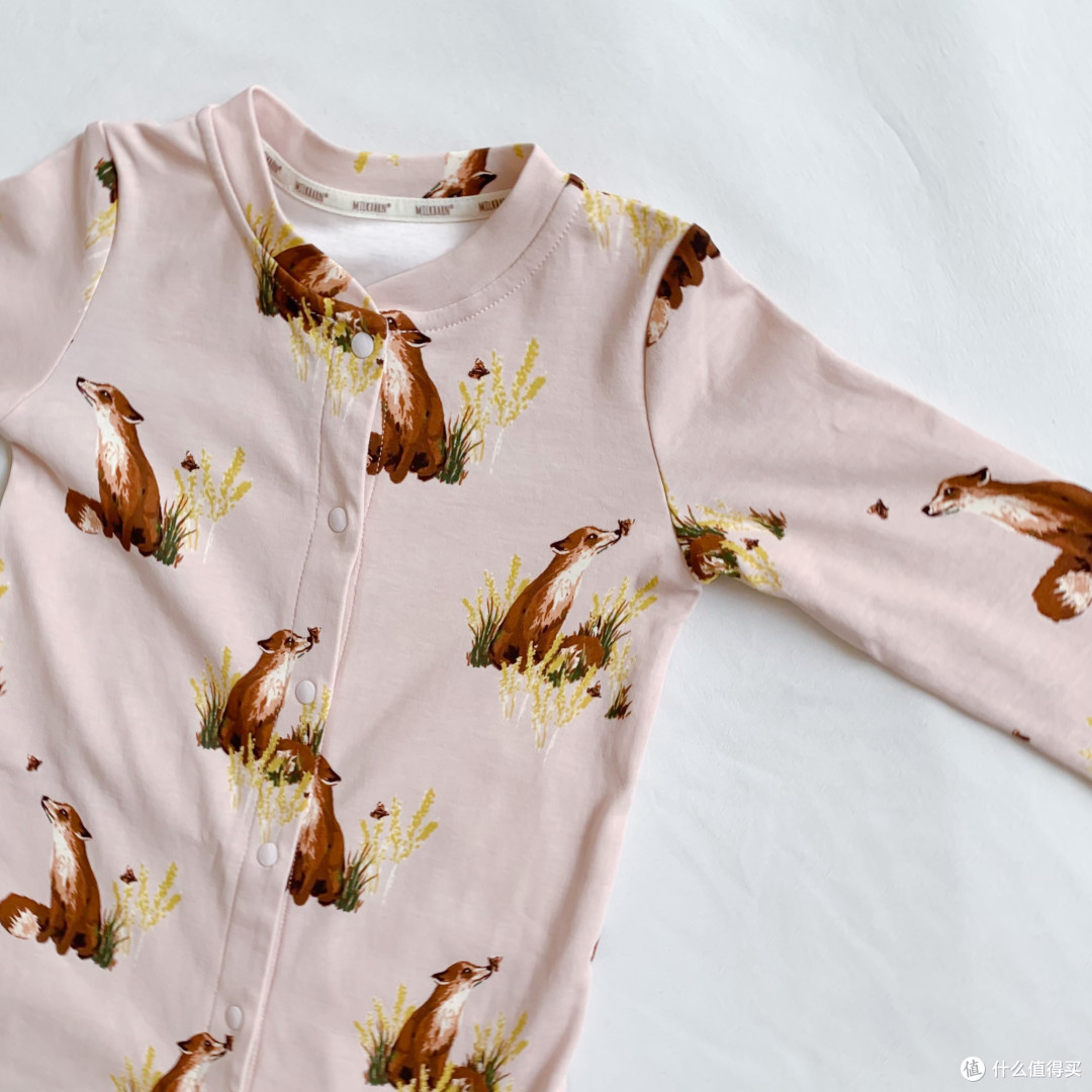 秋冬季节怎么给婴儿穿衣服既保暖又方便?