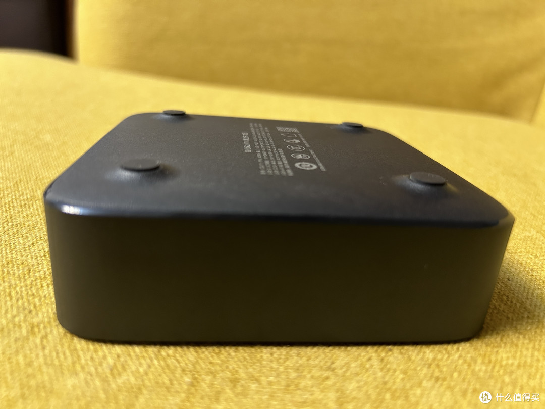 离消灭电量焦虑又进了一步:绿联闪充湃200W 6口氮化镓充电器的体验报告!