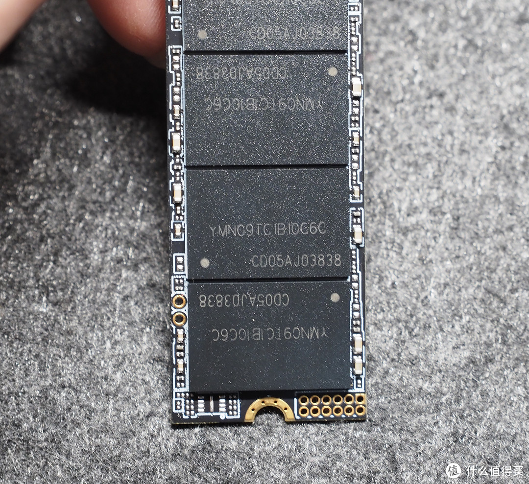 玖合 2TB PCIe4.0SSD 固态硬盘：读写速度狂飙，大容量存储无忧!