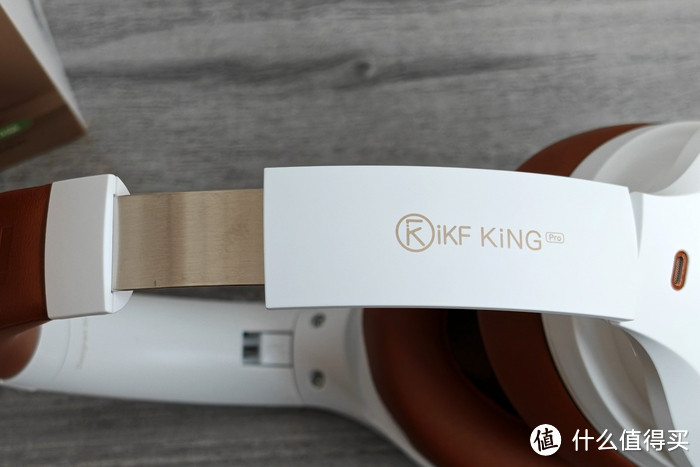 iKF King Pro：不止颜值，更是头戴式降噪耳机“卷王”！