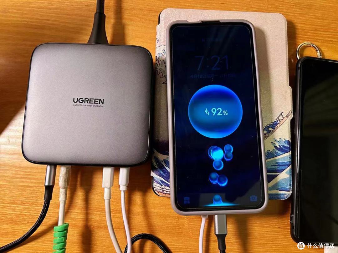 离消灭电量焦虑又进了一步:绿联闪充湃200W 6口氮化镓充电器的体验报告!