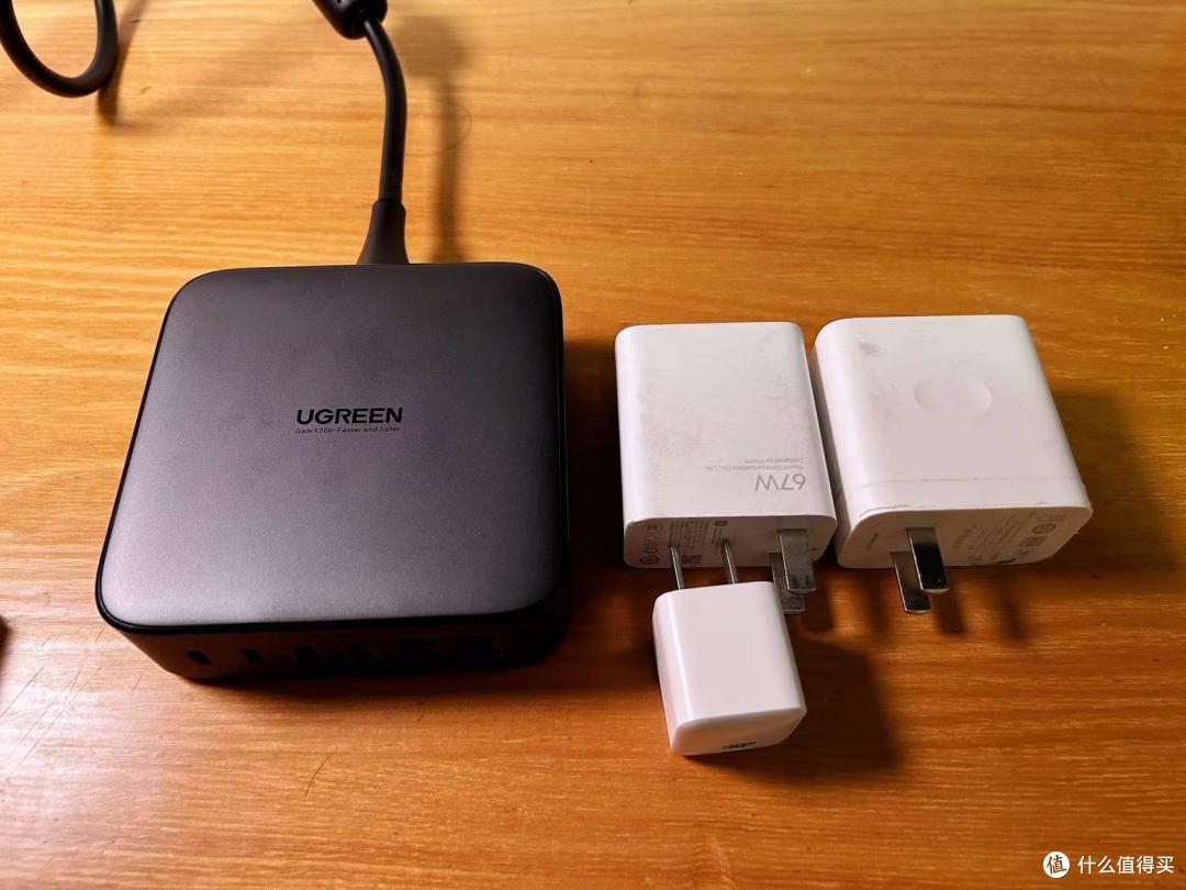 离消灭电量焦虑又进了一步:绿联闪充湃200W 6口氮化镓充电器的体验报告!