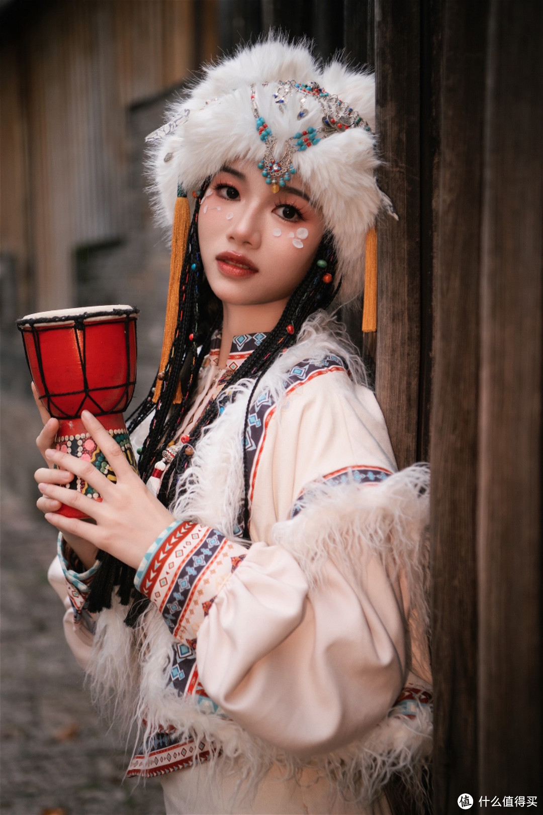 展现独特魅力，品味藏族服装的美好生活