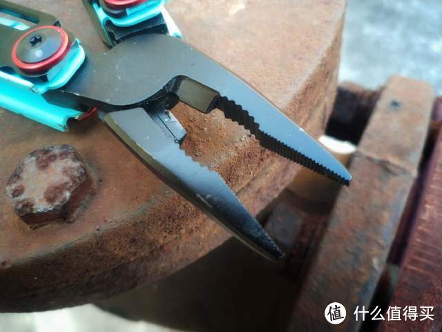 一身腔调,自在生活:瑞士科技变色龙户外多功能钳