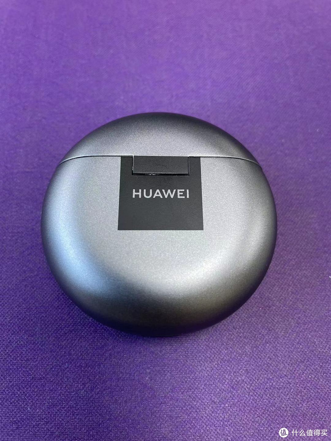 HUAWEI FreeBuds 4E 无线耳机背面展示