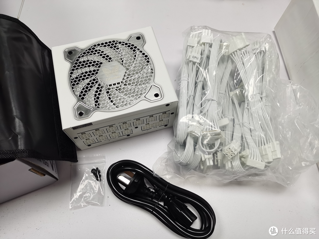 高颜值、大瓦数、战未来！振华 LEADEX VP1000W 电源开箱REPO！