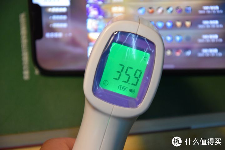 能充电能散热!漫步者C4 Pro散热器玩得真花,有磁吸充电的建议试试