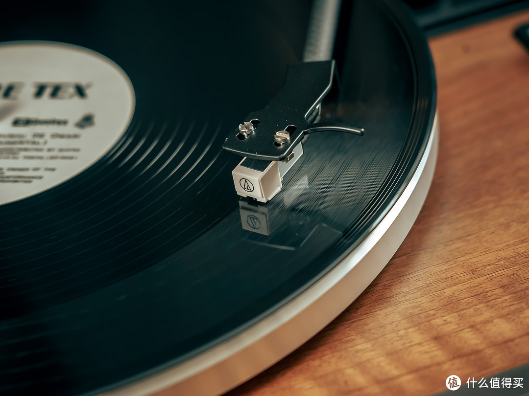 Syitren赛塔林PARON II上手：品味黑胶唱片机独特的复古韵味