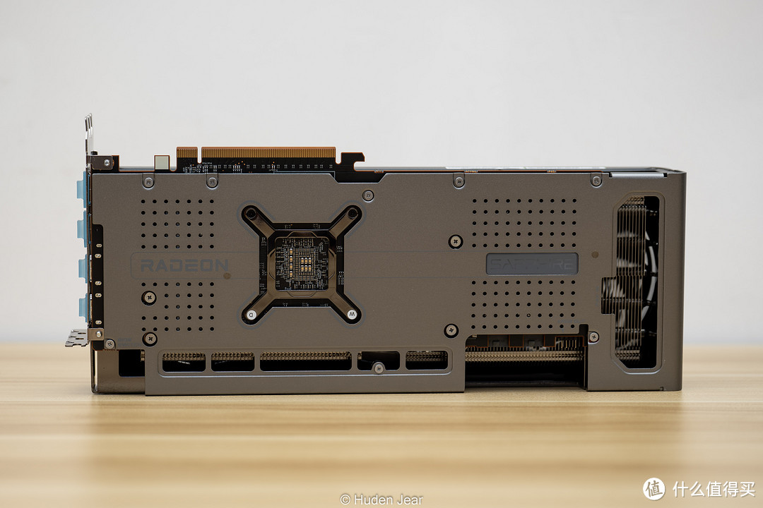 蓝宝石Radeon RX7800XT 超白金开箱晒图简单拆解