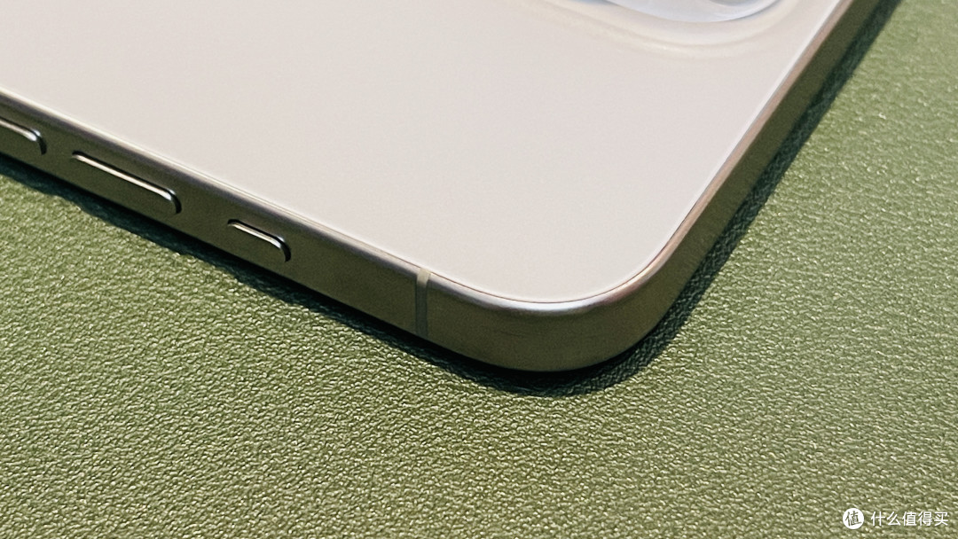 iPhone 15 pro max开箱简单上手，看似没变化，实际小惊喜不少