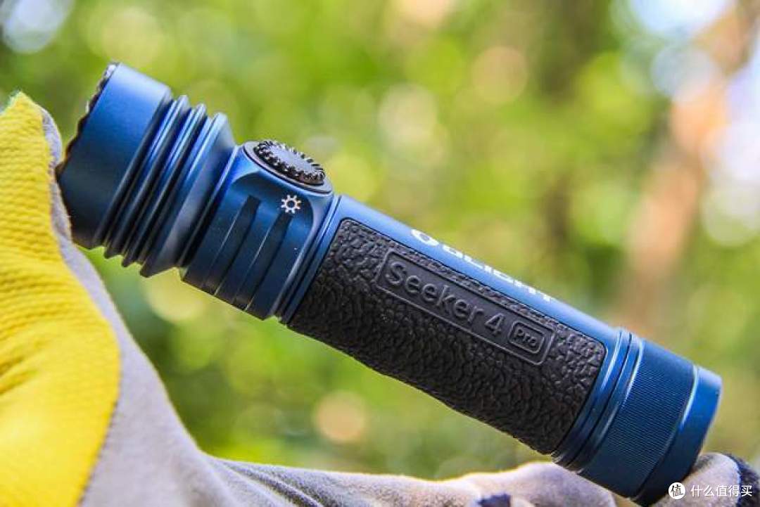 丝滑操控、全新体验:傲雷SEEKER4 Pro手电