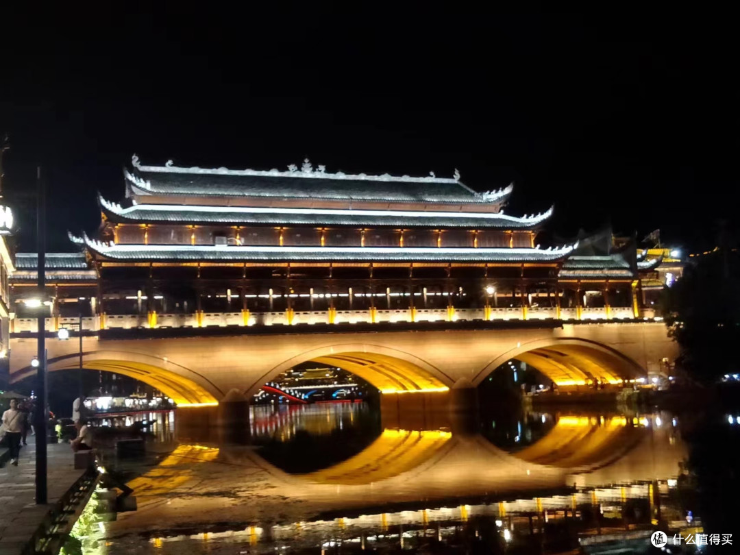 国庆出游，体验凤凰魅力~