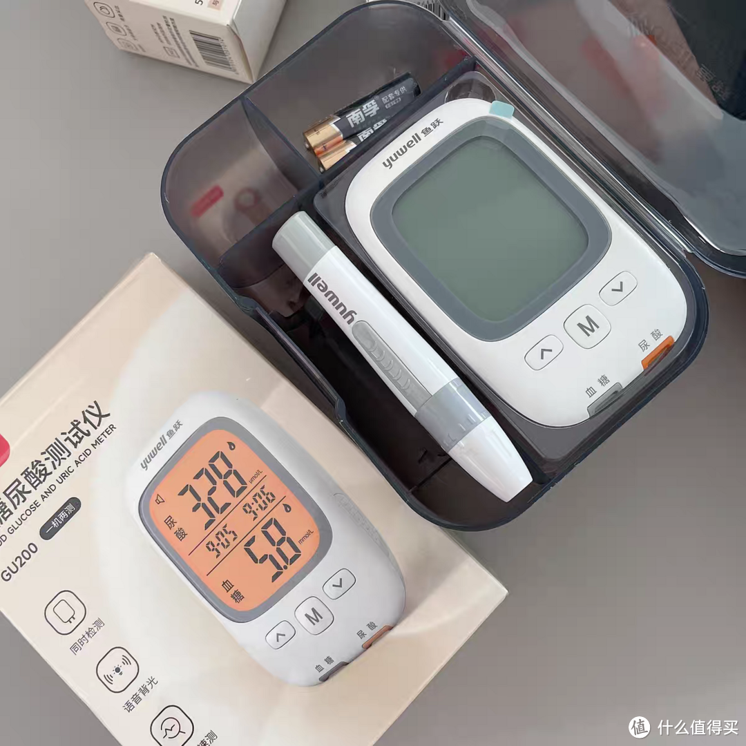 鱼跃尿酸检测仪是一款家用测试血糖和尿酸的仪器