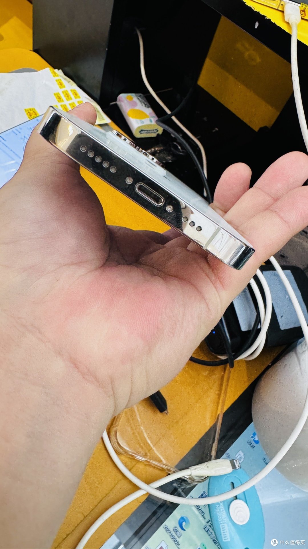 手机回收靠谱？ 首发iPhone15 Pro上手，用14 Pro回一波血😋
