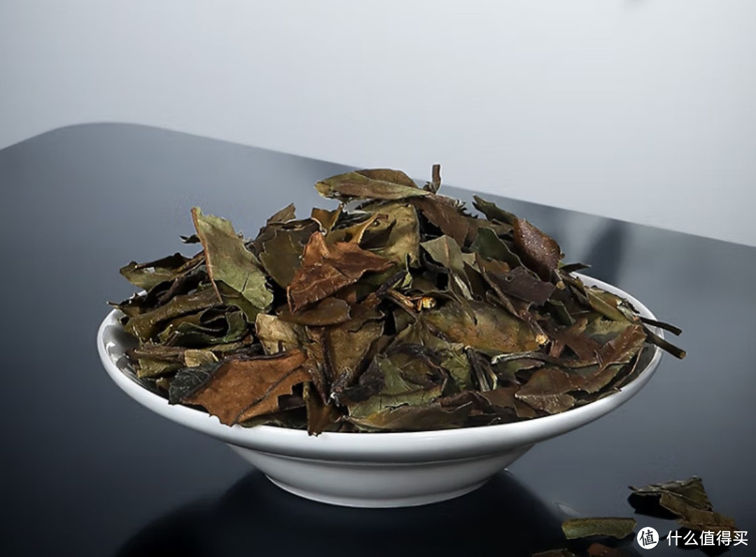 白茶一种分类简单的茶，标准严谨，选购价格体系也规范