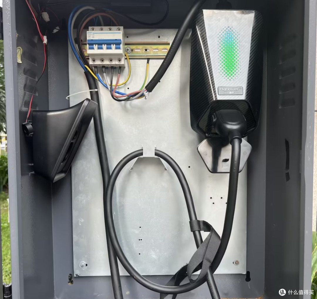 国庆出游私桩共享真香,小充嗨跑星耀4G家用充电桩
