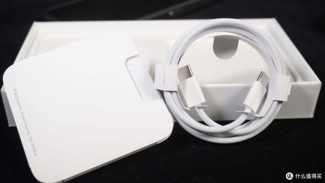 五彩斑澜的黑 - iPhone 15 Pro Max开箱