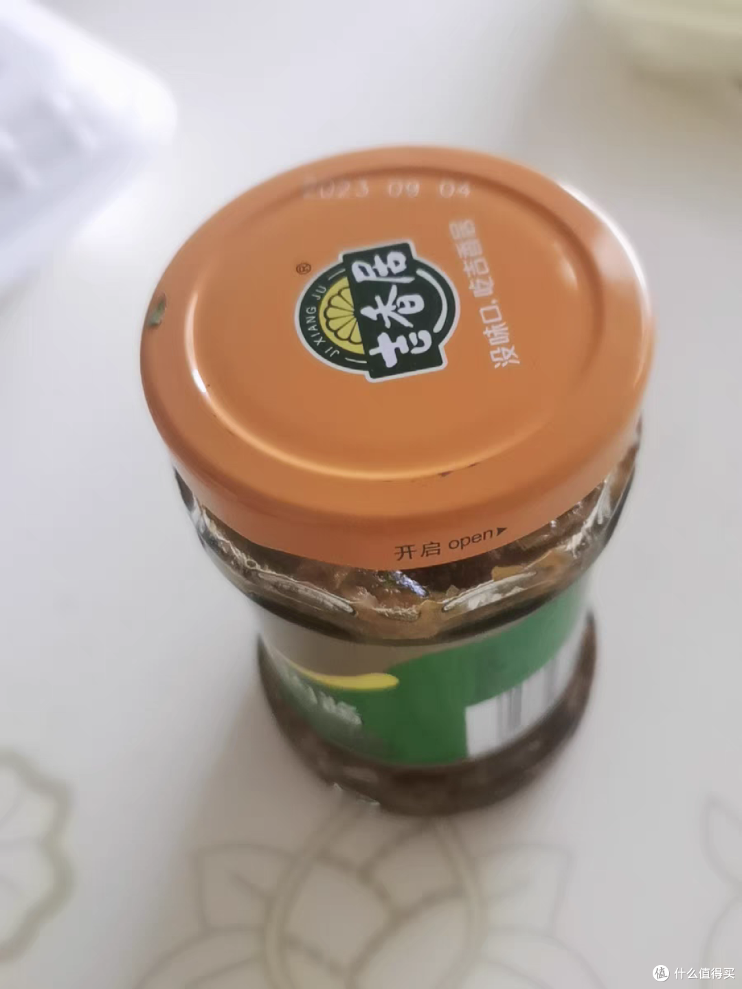 吉香居野山椒牛肉拌面酱，是一款独具特色的调味品