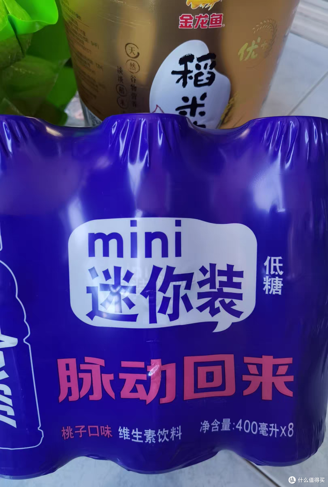 可口可乐是一种广受欢迎的碳酸饮料