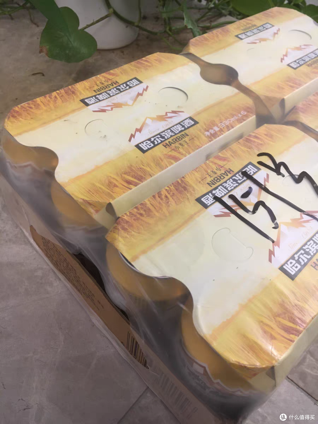 哈啤啤酒小麦王是一款清醇爽口的啤酒