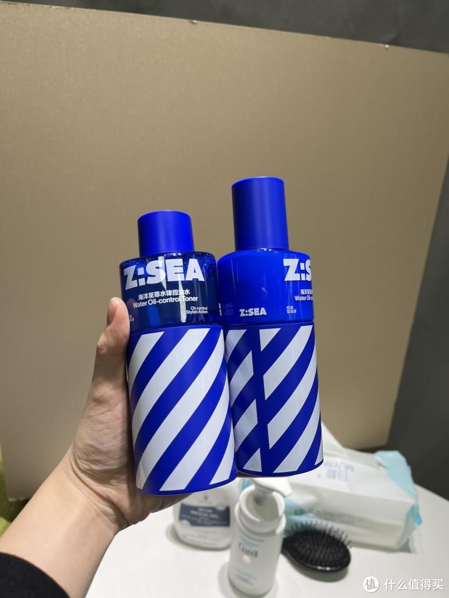 有没有和我一样脸特别爱出油的兄弟,你们都用什么男士控油水乳?