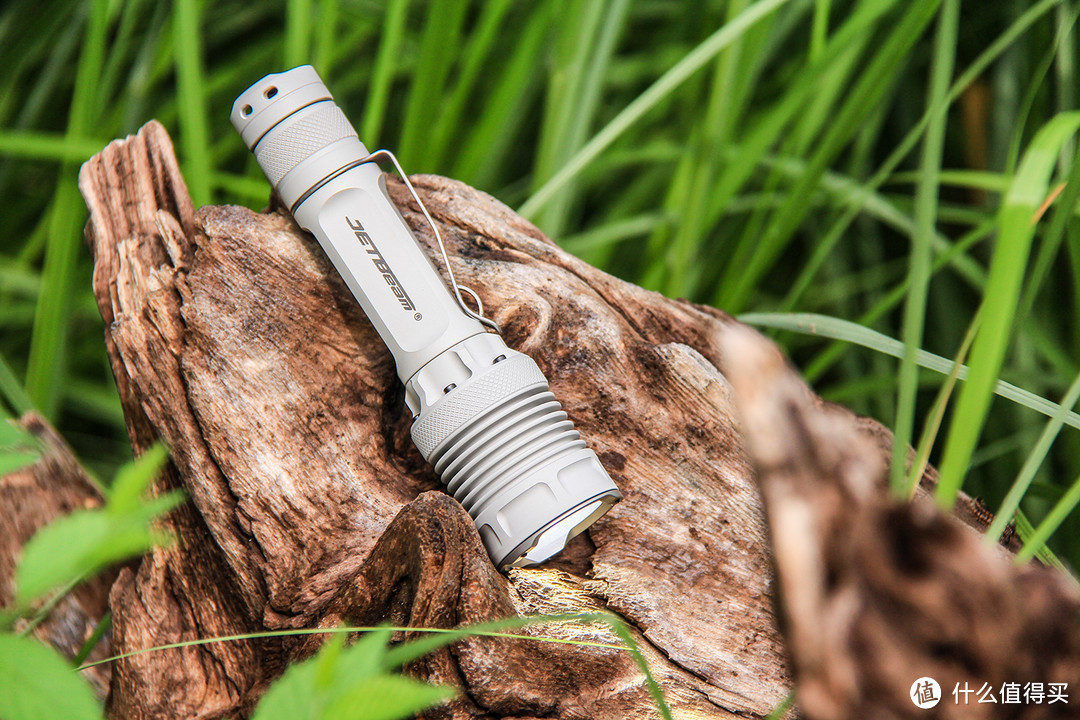 高颜值战术照明新体验:JETBeam M37手电