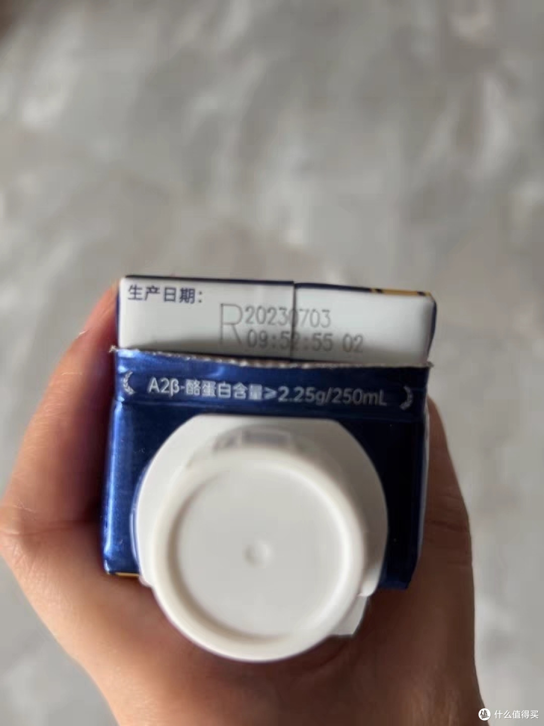 中秋佳节即将到来,人们纷纷开始准备礼物和美食来庆祝这个重要的传统