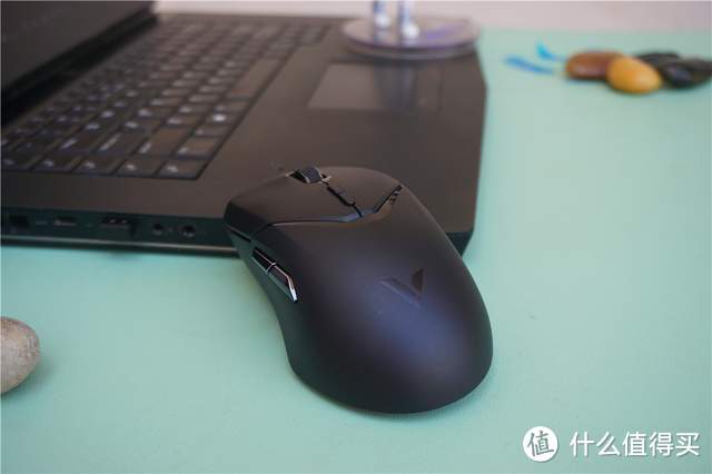 VT9PRO轻量化双模无线鼠标,克敌制胜就在一瞬间