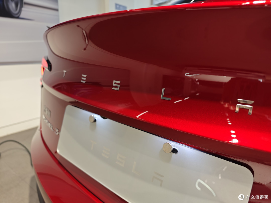 Model 3+探店静态体验！全方位提升的新一代特斯拉！