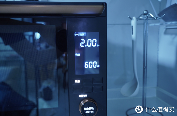从小白到大厨你只差一台微蒸烤一体机！简单易用的微蒸烤推荐，东芝XD5000水波炉测评