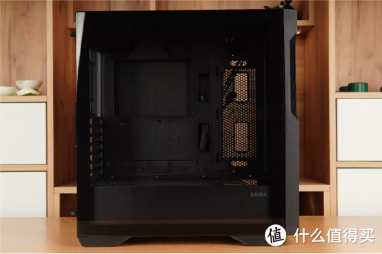 A+N表现如何?R9 7900X+RTX4070Ti+华擎B650E 钢铁传奇+先马坦克5装机展示