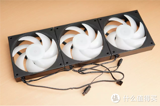 A+N表现如何?R9 7900X+RTX4070Ti+华擎B650E 钢铁传奇+先马坦克5装机展示