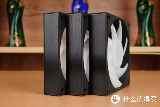 A+N表现如何?R9 7900X+RTX4070Ti+华擎B650E 钢铁传奇+先马坦克5装机展示