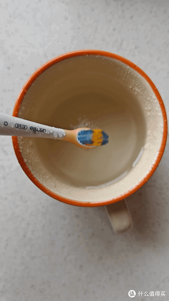 门牙缺了个角的娃,如何愉快的刷牙——usmile笑容加儿童电动牙刷Q10评测