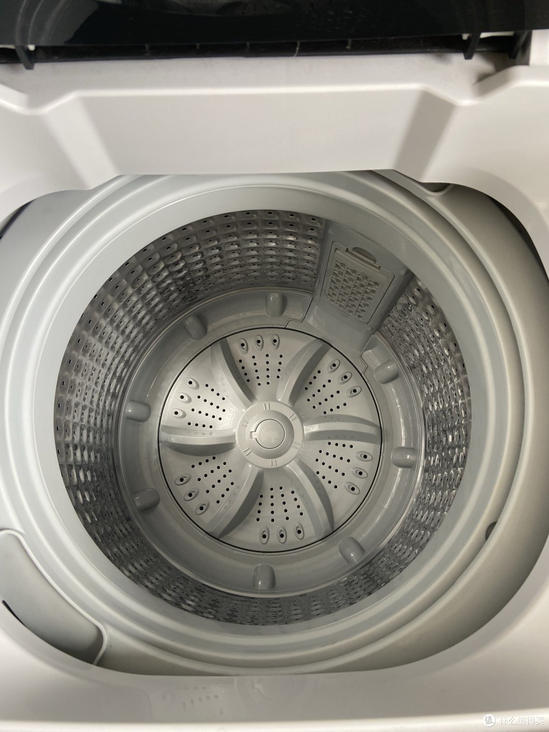 洗衣机我当然选波轮的啦洗的干净还不贵