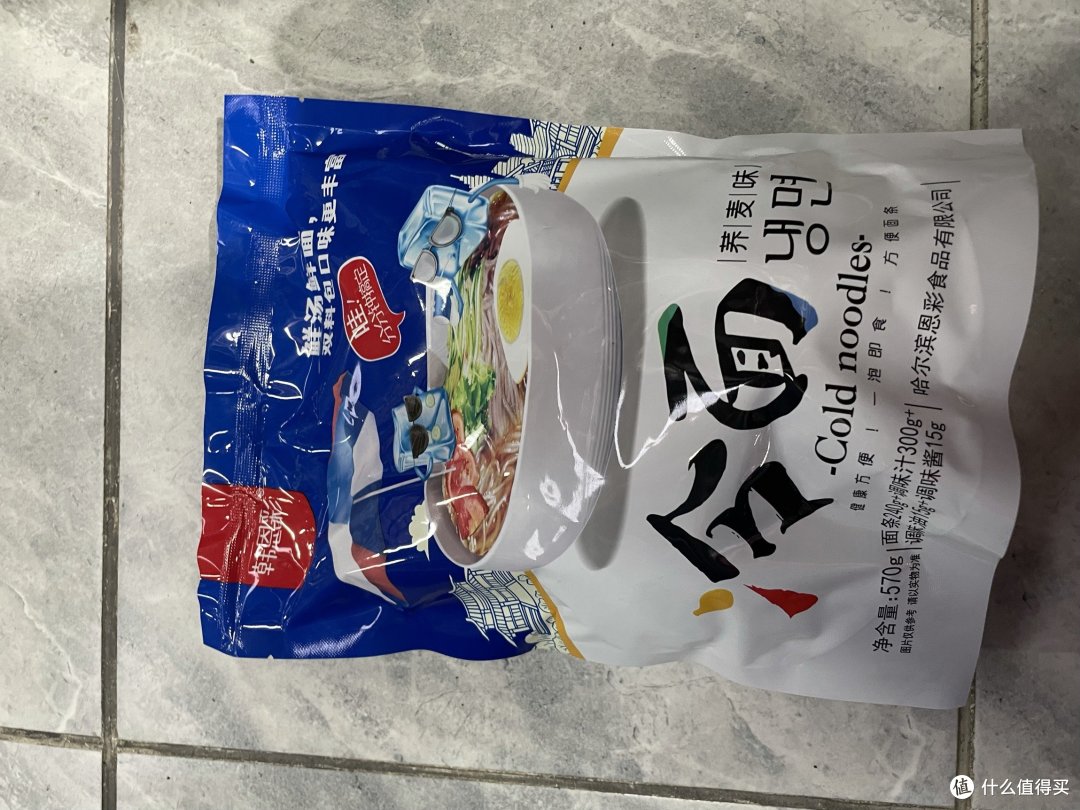 「荞麦冷面」:正宗韩国口味,口感顺滑,真的甚是不错!