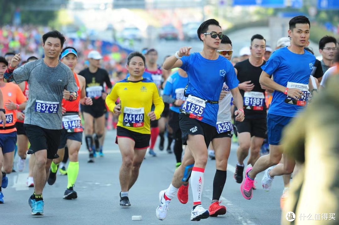 为什么跑现在年轻人都很少跑马拉松？跑的基本都是中老年人？