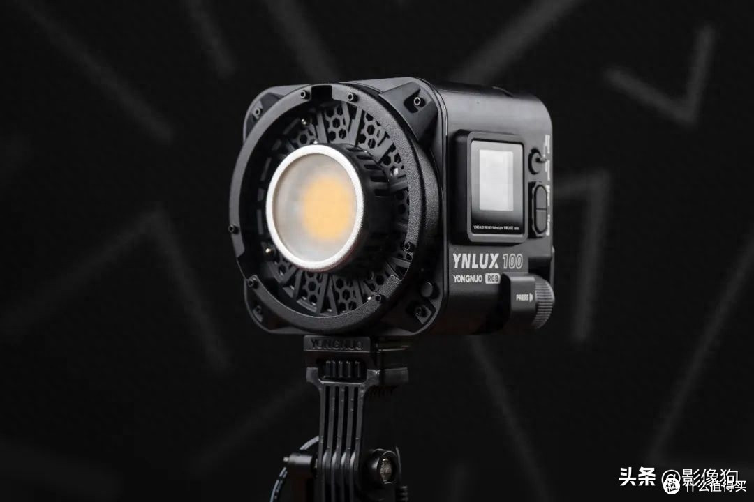 永诺ynlux 100 rgb摄影灯