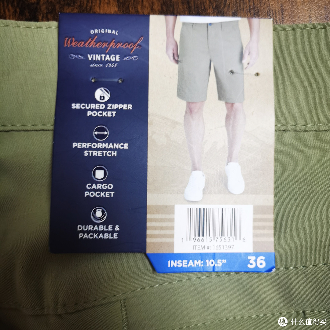 Costco服装大促销，好不容易买到一件国产的短裤。