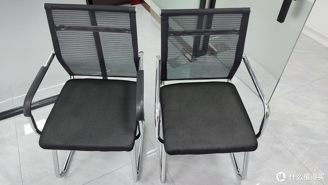 在京东上面买了两个椅子，要自己安装