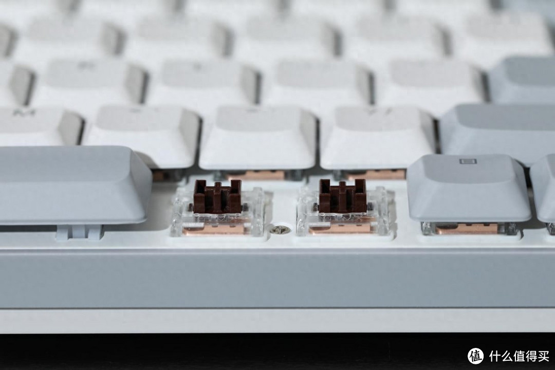 等等再换！Intel 14代性能喜人、矮轴机械键盘舒适便携上大分