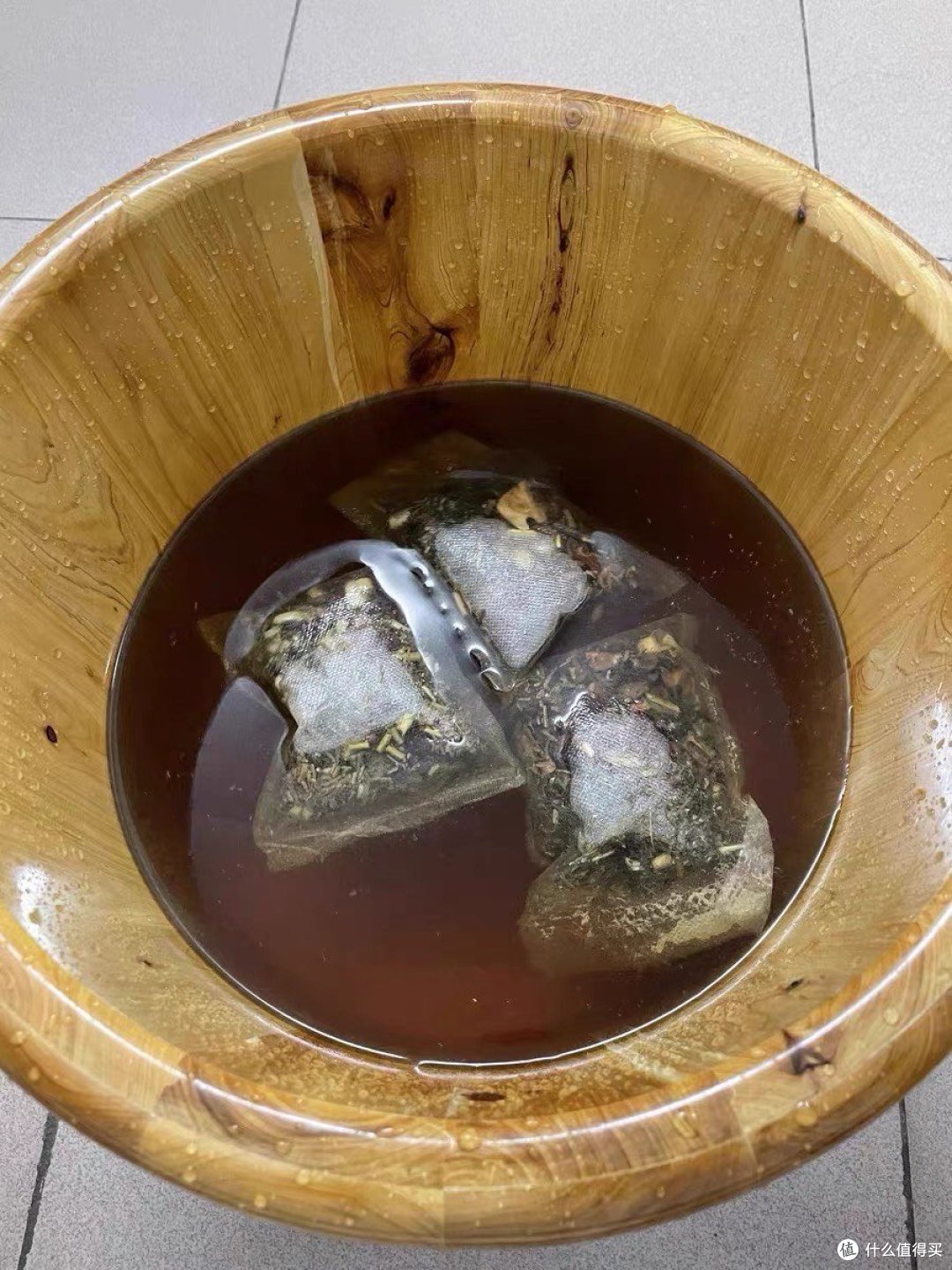 女生们，都给我去泡脚！！！